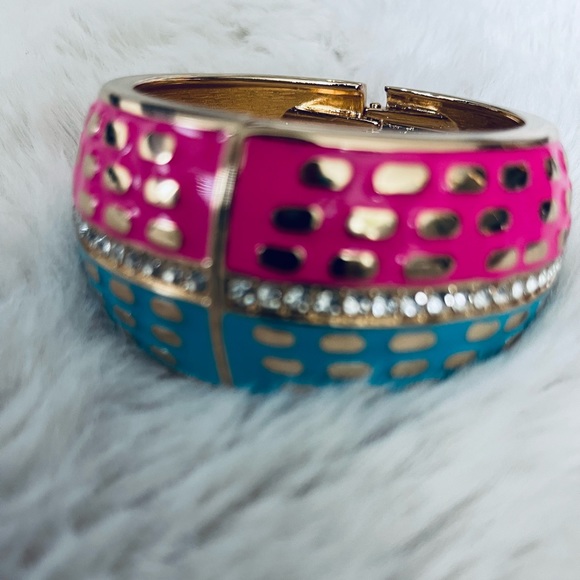 Color block gold colored cuff bracelet - Picture 6 of 12